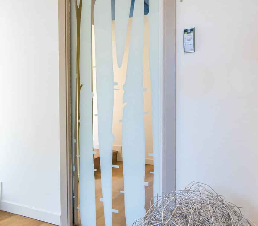 üveg tolóajtó fürdőszoba